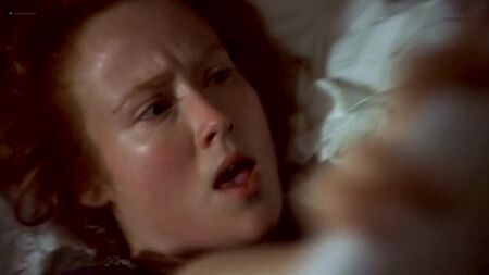 Deborah Kara Unger, Jennifer Ehle nues - Sunshine (1999) HD 720p WEB