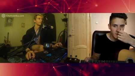 [La cabane du musicien] RÉACTION DES FILLES AUX CHANSONS DE MAX KORZH | GUITARISTE SUR CHATRULETKA 8