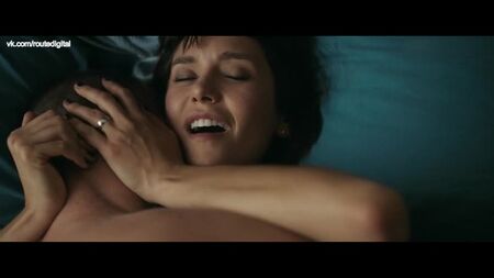 Nina Dobrev - Lucky Day (2019) 1080p WEB Nude ? Sexy ! Regarder en ligne / Nina Dobrev - Tueuse à la demande