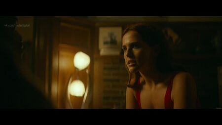 Zoey Deutch - Buffaloed (2019) HD 1080p Nue ? Sexy ! Regarder en ligne / Zoey Deutch - Tromperie