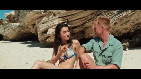Natasha Liu Bordizzo, Lucy-Rose Leonard - The Naked Wanderer (2019) HD 1080p Nu ? Sexy ! Regarder en ligne