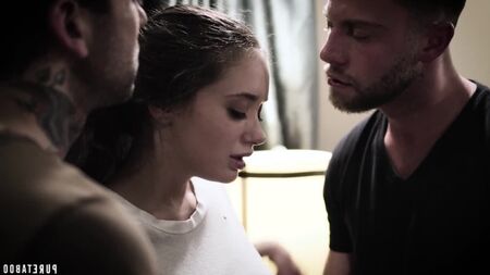 Gia Paige [HD1080, brune, anal, double pénétration, inceste, groupe, tout sexe, porno, hardcore, ado, jeune, fellation, cowgirl, levrette, seins naturels]