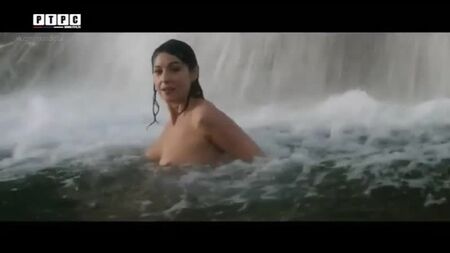 Monica Bellucci Nude - Sur la Voie lactée (2016/2018) Regarder en ligne / Monica Bellucci - Sur la Voie lactée