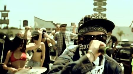 Hollywood Undead - Everywhere I Go (Version non censurée) HD