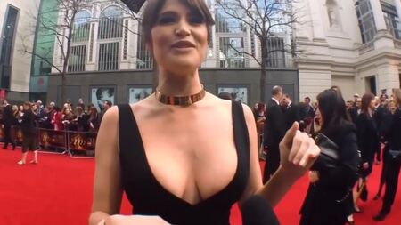Gemma Arterton : le défi de la branlette