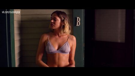 Analeigh Tipton - Broken Star (2018) HD 1080p - Scènes de nudité sur le web ? Sexy ! Transparent - À voir en ligne / Analeigh Tipton - Broken Star