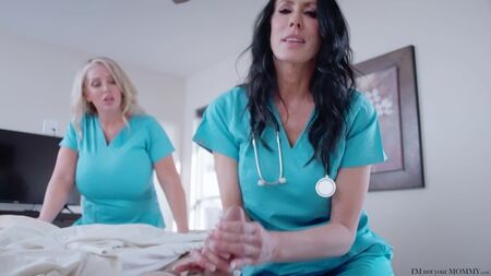 Alura Jenson et Reagan Foxx - On va s'occuper de toi [Que du sexe, hardcore, fellation, gonzo]