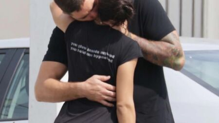 HOT : Adriana Lima embrasse son nouveau petit ami