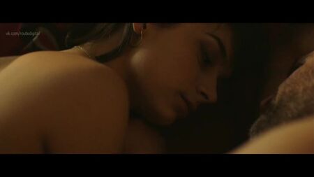 Sophie Desmarais, Marie Fugain - Nues (cachées) - Gurov et Anna (2014) HD 720p Regarder / Sophie Desmarais, Marie Fugain - Gurov et Anna