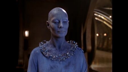 Virginia Hey nue - Farscape s01e04 (1999) HD 720p