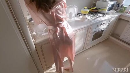 [ZOLOTOV PORN] Elle a eu droit à ma bite au petit-déjeuner, et pour finir, la bouche pleine de sperme : sexe, porno russe, fellation, Pornhub, sex, Porn Hub 18+