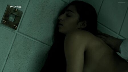 Alba Flores nue - Vis A Vis s02e05 (2016)