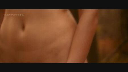 Lily Cole nue - Orion (2015) HD 720p Regarder en ligne
