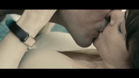 Rachel Weisz nue (couverte) - 360 (2012) HD 1080p Regarder en ligne / Rachel Weisz - Kaléidoscope d'amour