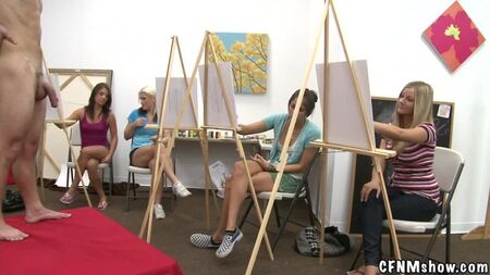 Spectacle CFNM - Un cours d'art avec des modèles masculins excités