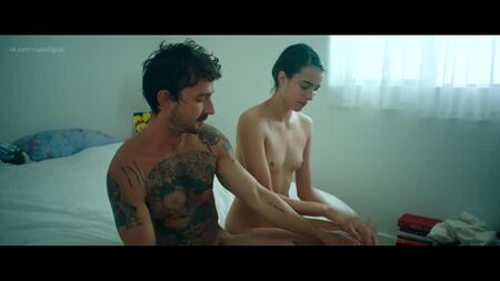 Margaret Qualley Nude - Love Me Like You Hate Me (2020) 1080p / Margaret Qualley - Aime-moi comme tu me détestes