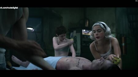 Kiernan Shipka Sexy - Les aventures glaciales de Sabrina S03E01-08 (2020) 1080p / Kiernan Shipka - Les aventures glaciales de Sabrina