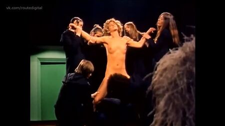 Marilyn Chambers nue - Behind the Green Door (1972) Regarder en ligne / Marilyn Chambers - Behind the Green Door