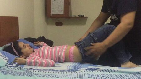 Adolescente de 18 ans, première vidéo, sex tape, éjaculation sur le visage, jolie fille