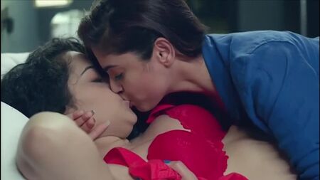 Naina Ganguly et Apsara Rani dans le film lesbien de RGV « Dangerous »
