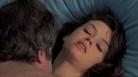 Nicola Pagett, Gabrielle Drake nues - Il y a une fille dans ma soupe (1970) HD 720p
