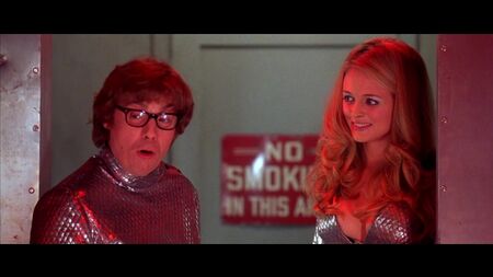 Les seins de Heather Graham - Austin Powers : L'espion qui m'a tirée (1999) 1080p