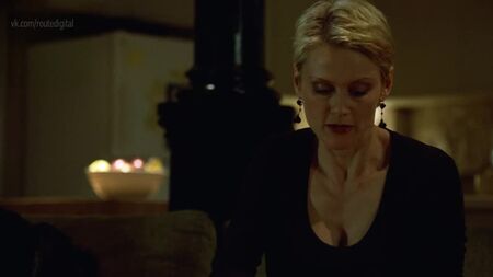 Andrea Thompson - NYPD Blue, saison 6, épisode 18 (1999) HD 1080p. Nue ? Sexy ! Regarder en ligne