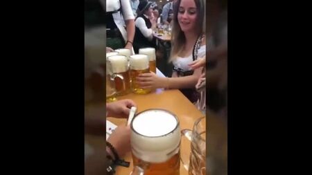 Compilation de l'Oktoberfest en Allemagne, folie, sexe, thot, amateur, beuverie, soirée, fête, porno allemand, sexe en état d'ivresse, ivre