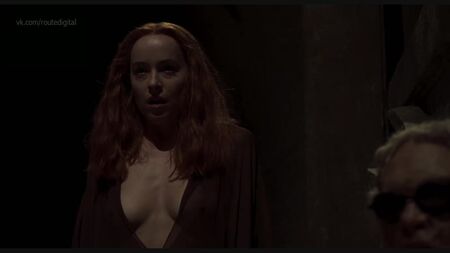 Dakota Johnson, Mia Goth, etc. nues - Suspiria (2018) HD 1080p Regarder en ligne