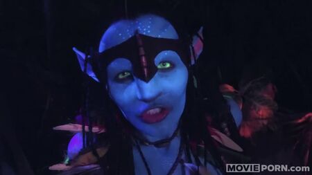 [MoviePorn] Zoe Saldana — Porndora [Avatar _Аватар, 2009] [POV, Scènes de sexe, Uniforme