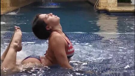 VaneYoga en piscine : une séquence fluide sans échauffement