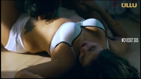 Charmsukh - Jane Anjane Mein S06E01 - #Indien #ulluoriginals #sexeindien #websérieindienne #épouseindienne #coco #groscul #grossepoitrine