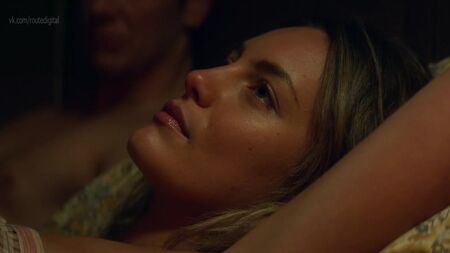 Sohvi Rodriguez, Leila George - Animal Kingdom s04e02-03 (2019) Nue ? Sexy ! Sohvi Rodriguez, Leila George - Selon les lois de la jungle