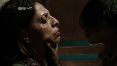 Veronica Falcon dans Sr Ávila, saison 1, épisodes 1 et 2