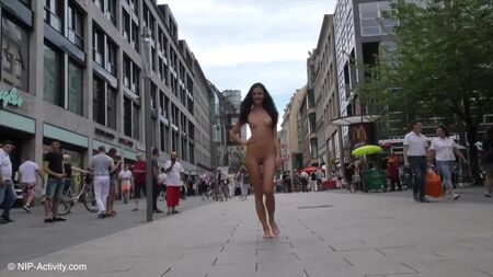 Se promener nu en public