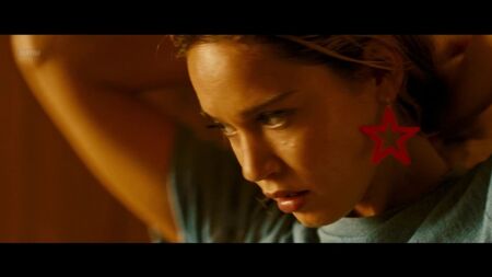 Matilda Anna Ingrid Lutz nue - Revenge (États-Unis, 2018) 1080p - Regarder en ligne