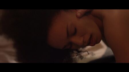 Pearl Thusi, etc. Nude - Catching Feelings (2017) HD 1080p Regarder en ligne / Pearl Thusi - À la poursuite des sentiments