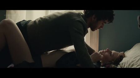 Maya Hawke Nude - Human Capital (2019) HD 1080p Regarder en ligne / Maya Hawke - Le prix de l'humain