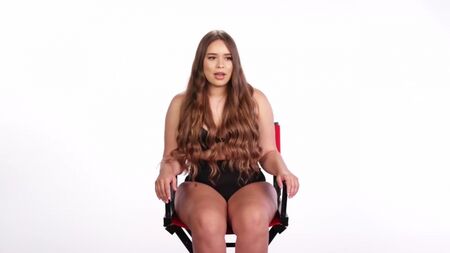 Venezia Cruz - L'histoire d'une mannequin aux formes généreuses