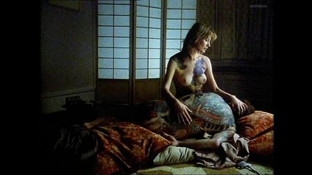 Maud Adams (scènes de nudité de Maud Adams dans « Tattoo » (1981))