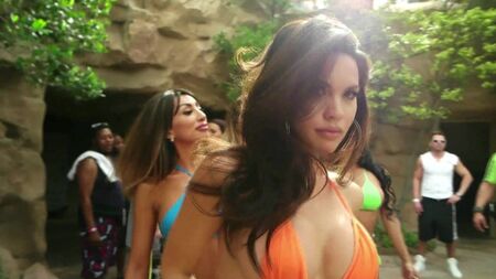 Tawny Jordan : gros seins en HD