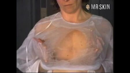 Sigourney Weaver nue - Alien : La Résurrection (1997) - Images des coulisses - Regarder en ligne / Сигурни Уивер - Чужой