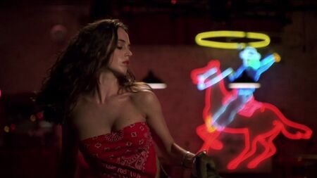 Eliza Dushku sexy - The New Guy (2002) : bikini et décolleté en HD 720p