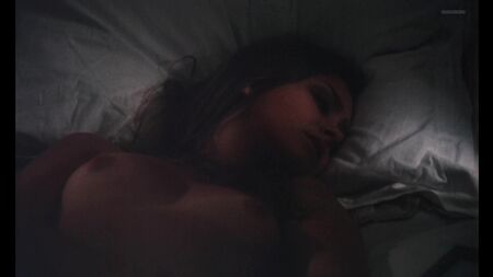 Linda Hayden Nude - Exposé (Trauma, Royaume-Uni, 1976) 1080p Regarder en ligne / Linda Hayden - La maison sur la colline de paille