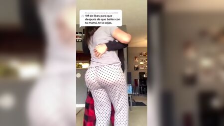 Il drague une femme mûre et la met sur TikTok