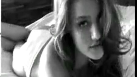 Vidéo sexy de Rosie Huntington-Whiteley - Embarque avec moi