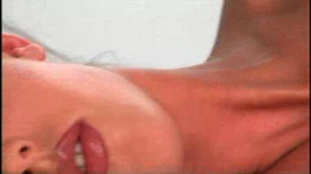 05 - Playboy 2001 - Crista Nicole - Playmate du mois - Vidéo 02