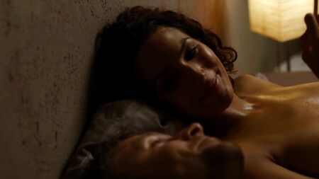 Amy Mußul, Erendira Ibarra, Tuppence Middleton nues - Sense8 (2015) s01e02 (HD)