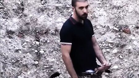 Où sont les mecs qui veulent faire l'amour entre hommes dans la forêt ? J'attends vos messages