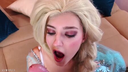 Elsa de La Reine des neiges 2 : porno cosplay avec baise anale